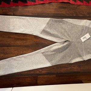 Outdoor Voices 3/4 Two Tone Warmup Legging